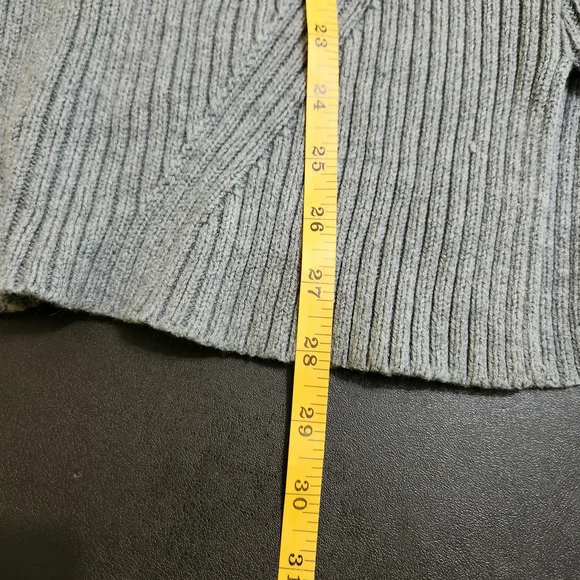 Ann Taylor V-Neck Ribbed Sweater - Picture 4 of 5